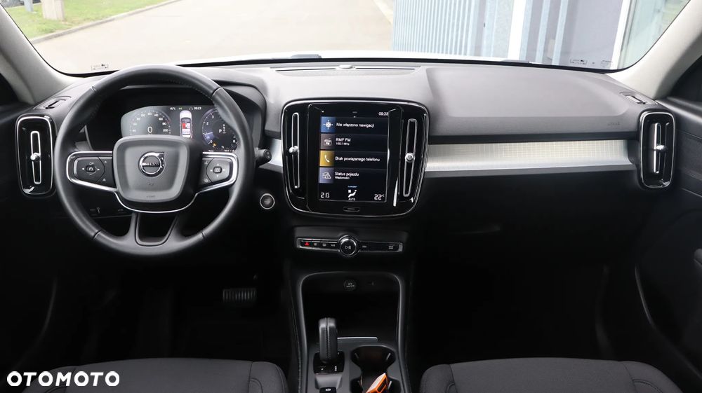 Volvo XC 40 T3 Momentum - 10