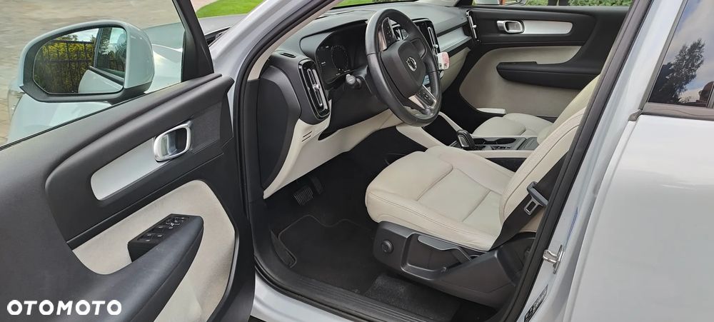 Volvo XC 40 T3 Momentum Pro - 5