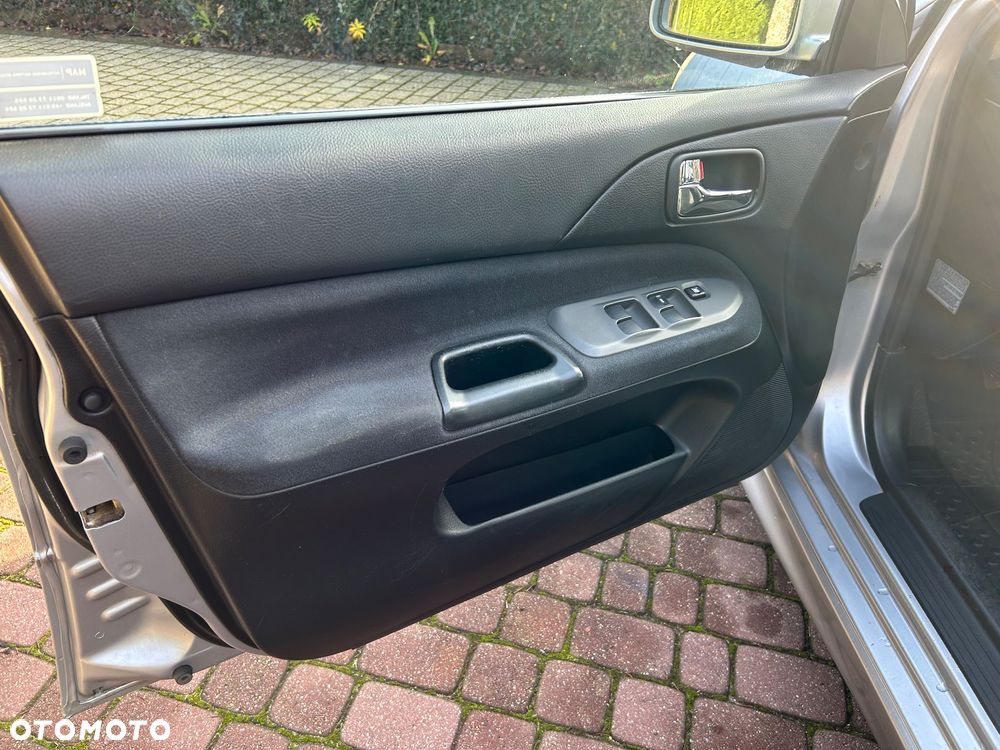 Mitsubishi Lancer 1.6 Sport - 13