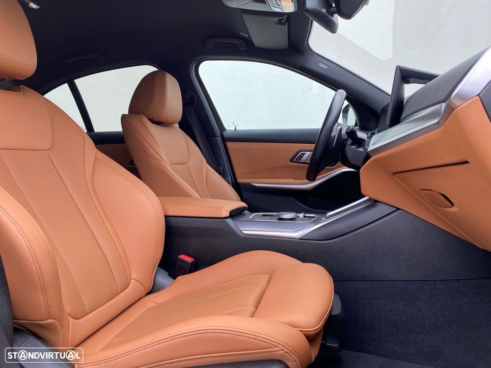 BMW 330 d Pack M Auto - 14