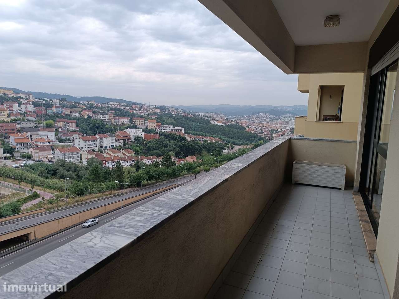 Apartamento T4 em Coimbra (Av. Dr. Elísio de Moura) - Grande imagem: 4/20