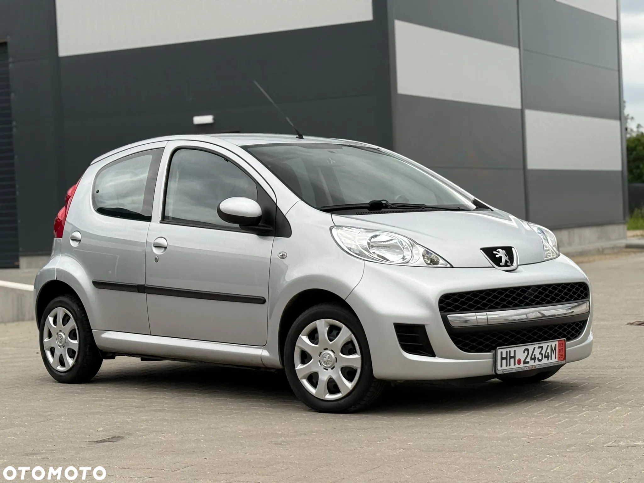 Peugeot 107 1.0 Happy Euro5 - 6