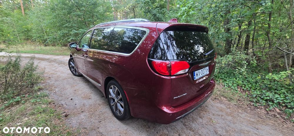 Chrysler Pacifica - 4