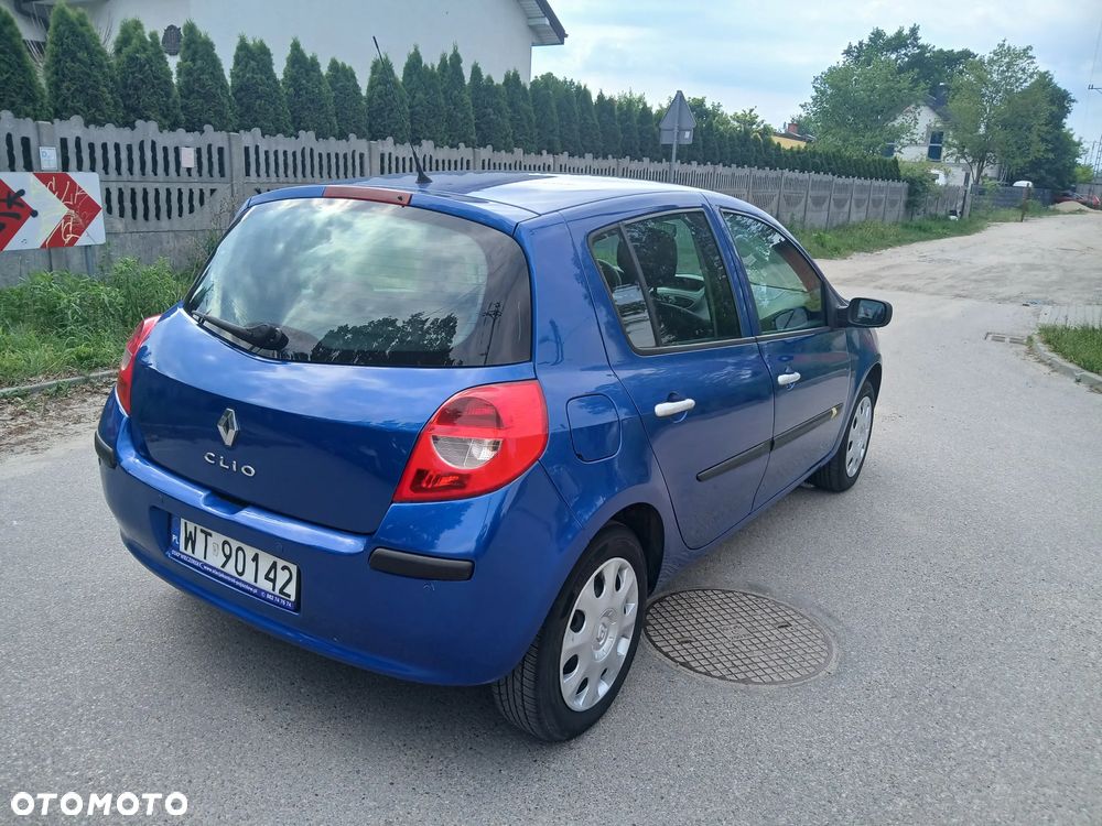 Renault Clio - 10