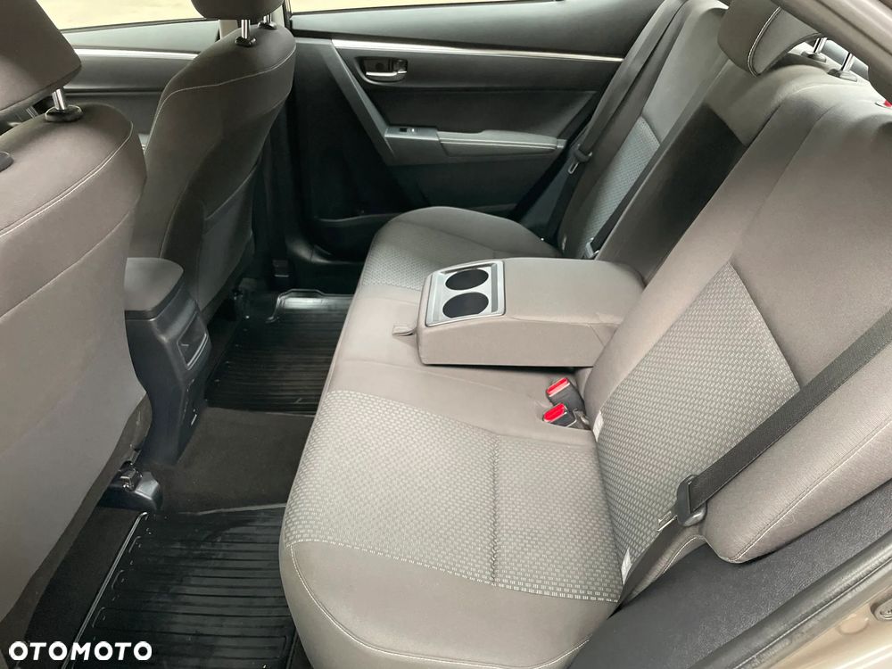 Toyota Corolla 1.6 Comfort - 17