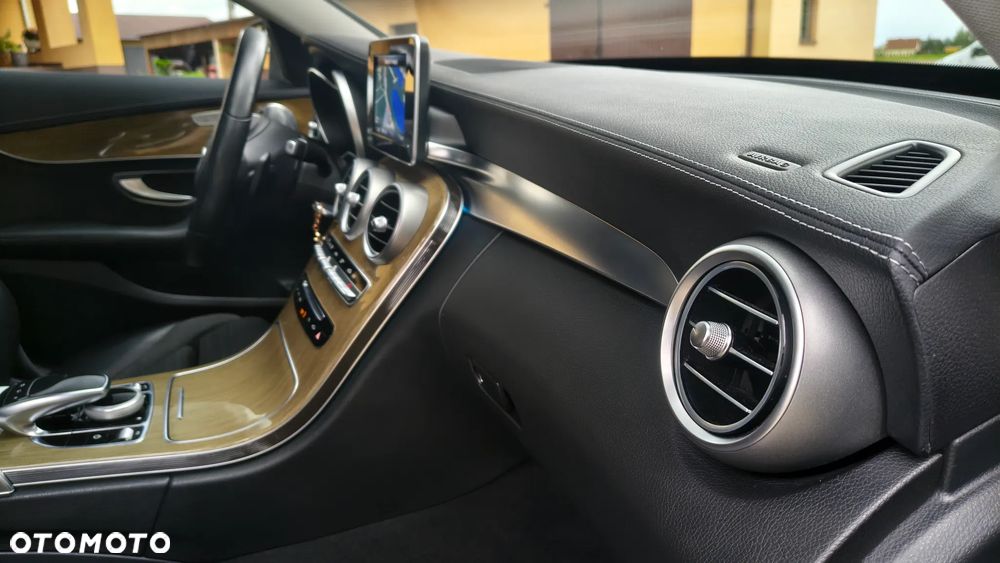 Mercedes-Benz Klasa C 180 7G-TRONIC - 23
