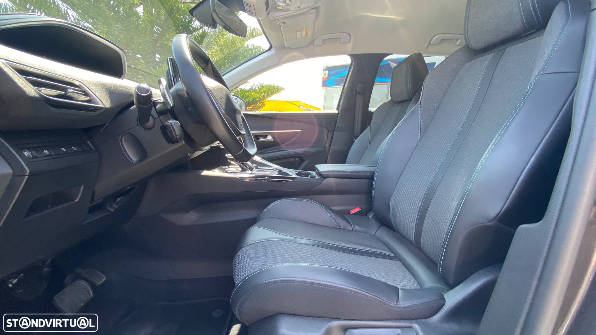 Peugeot 3008 1.6 Hybrid Allure e-EAT8 - 23