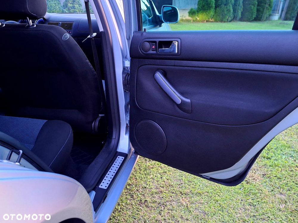 Volkswagen Golf - 11