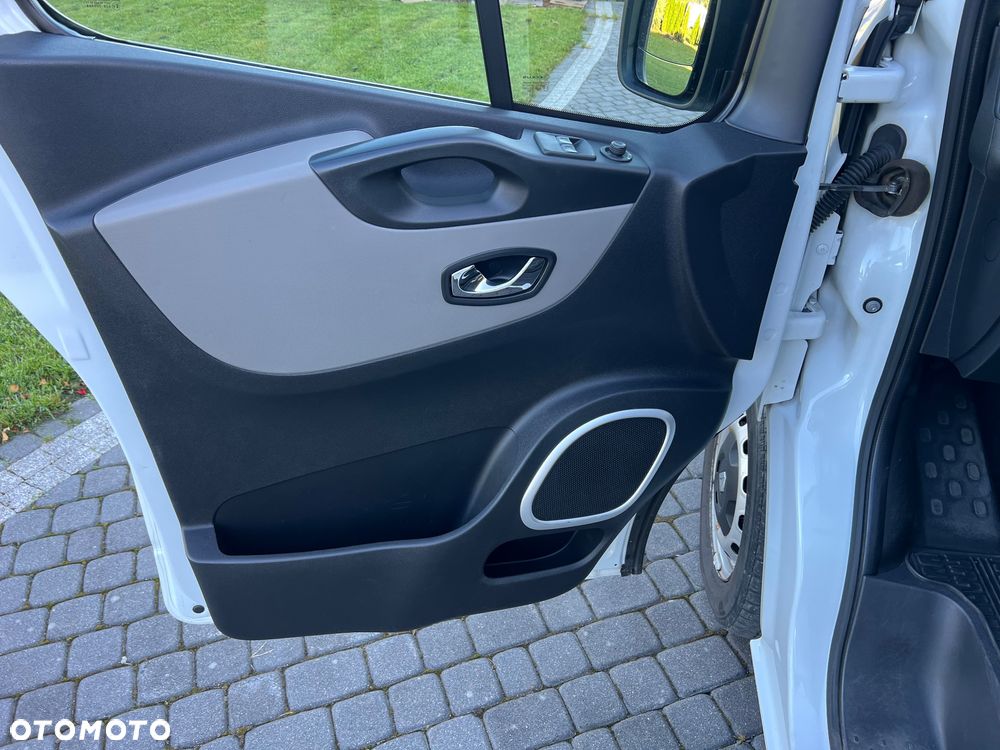 Renault TRAFIC - 10