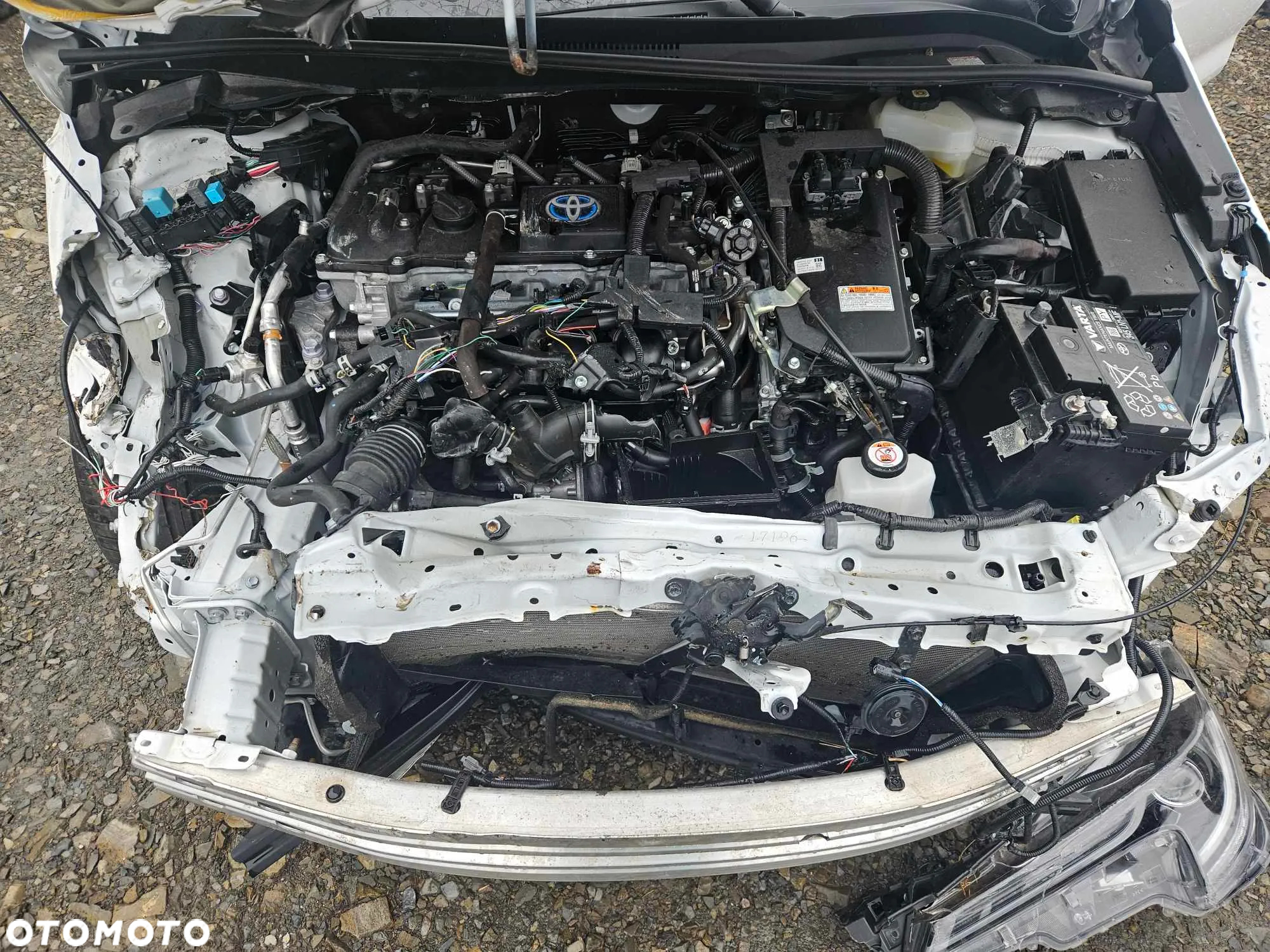 Toyota Corolla 1.8 Hybrid Business Edition - 12