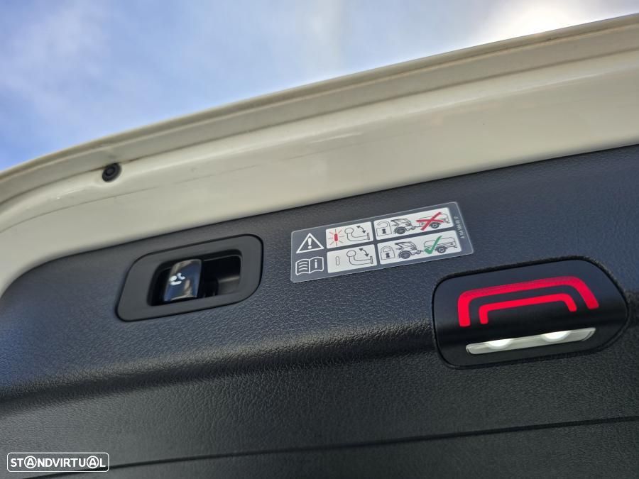 Mercedes-Benz C 300 e T 9G-TRONIC AMG Line - 48