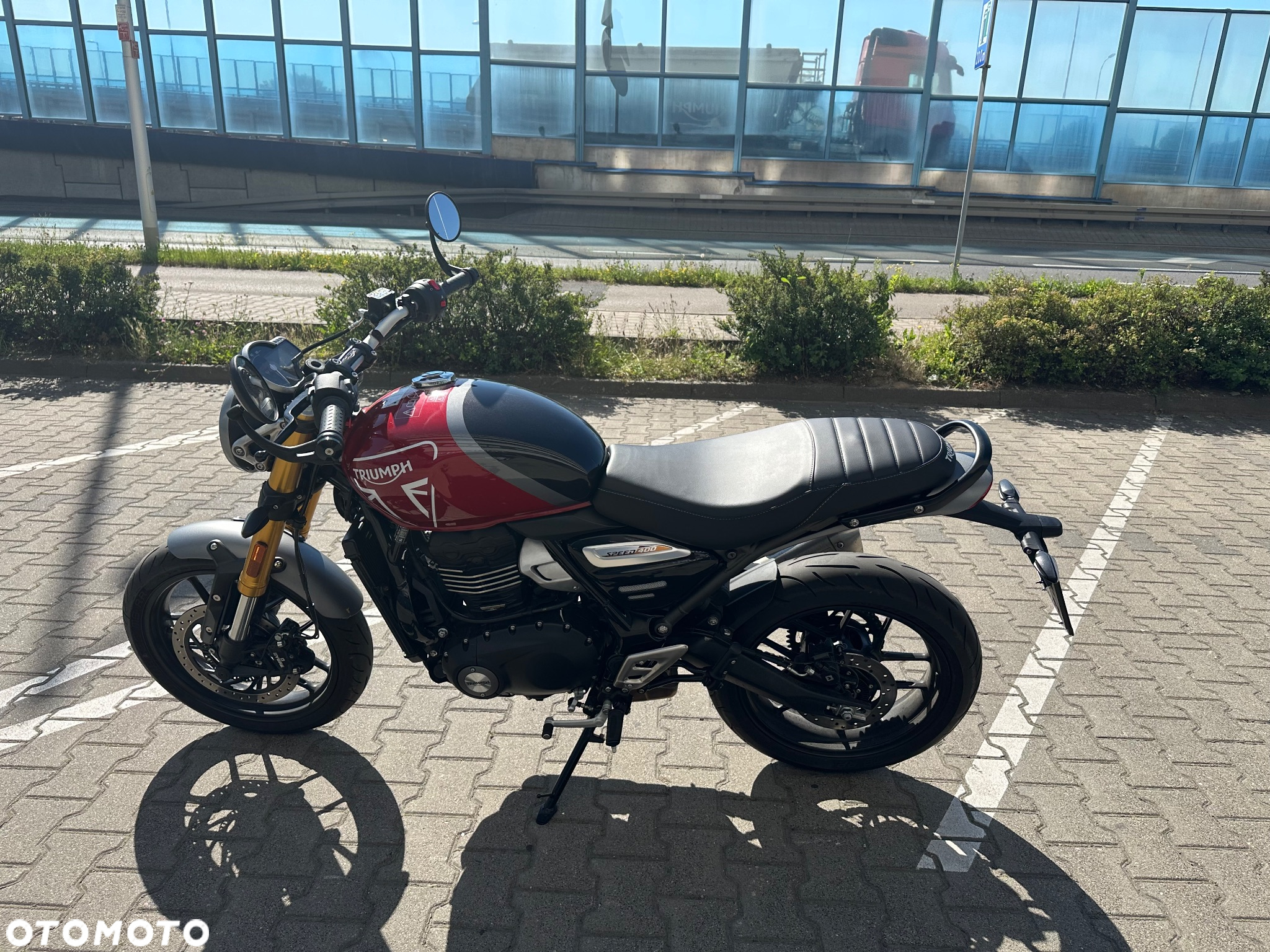 Triumph Inny - 7