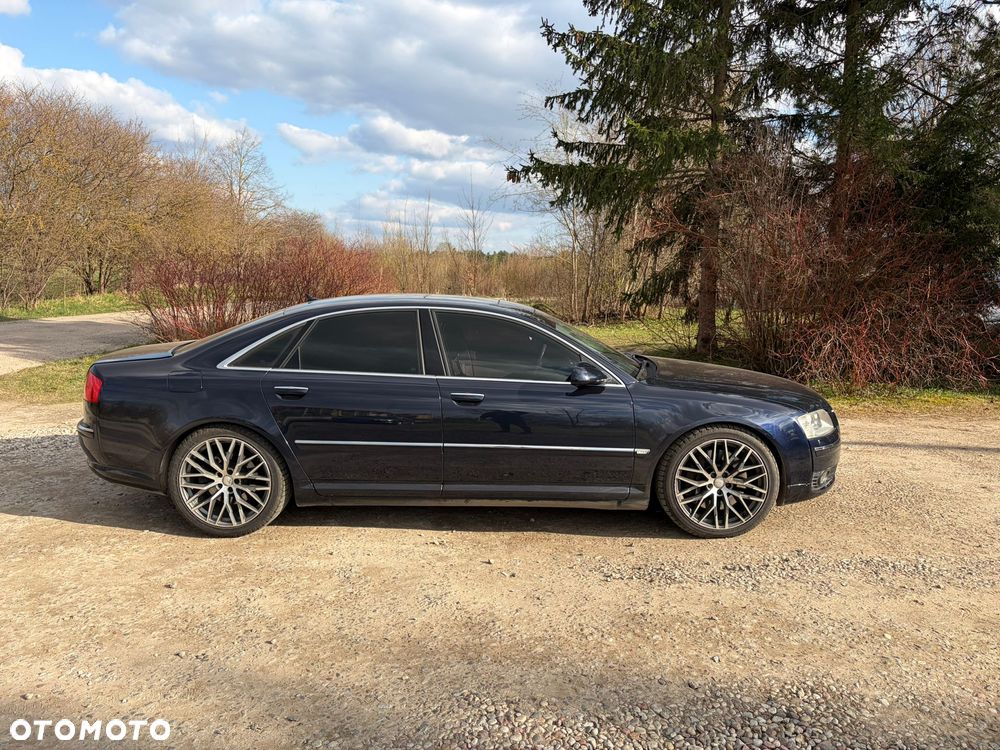 Audi A8 6.0 L Quattro - 3