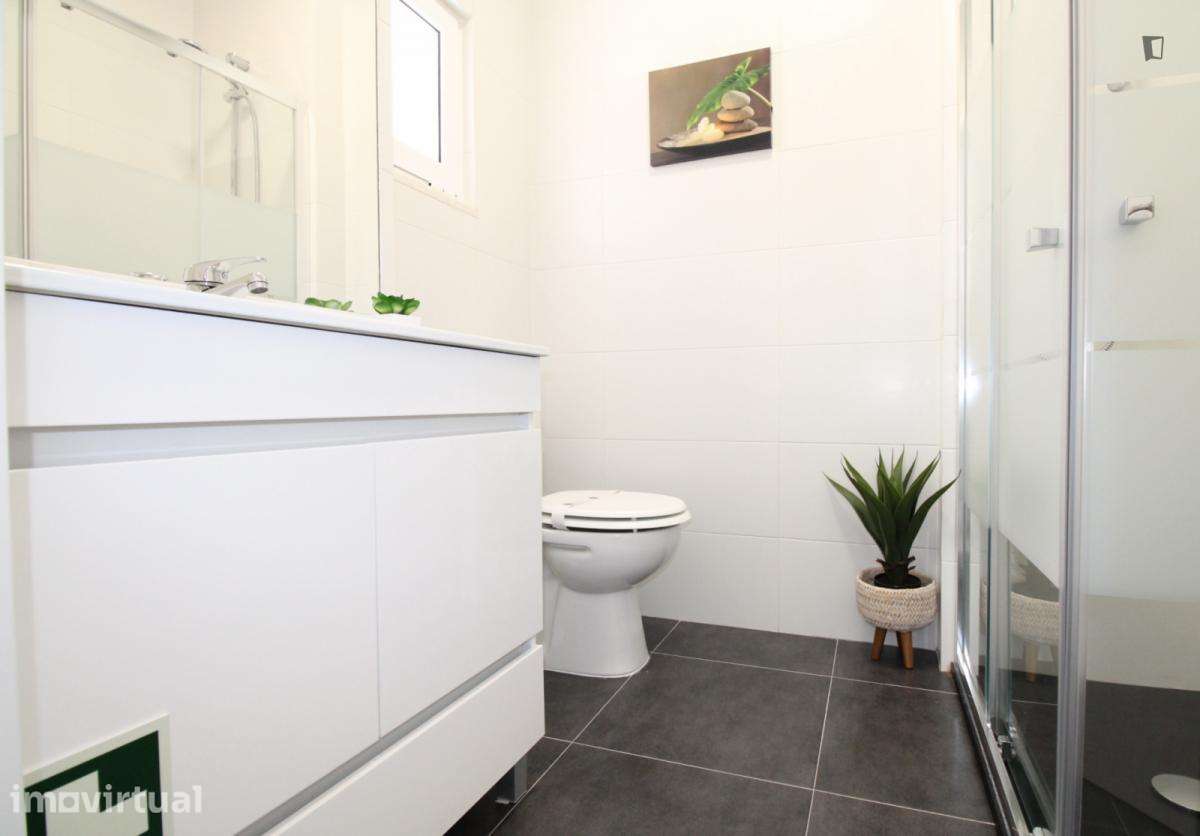 Apartamento com 1 quartos - localizado em Olaias Lisbon - Grande imagem: 5/17