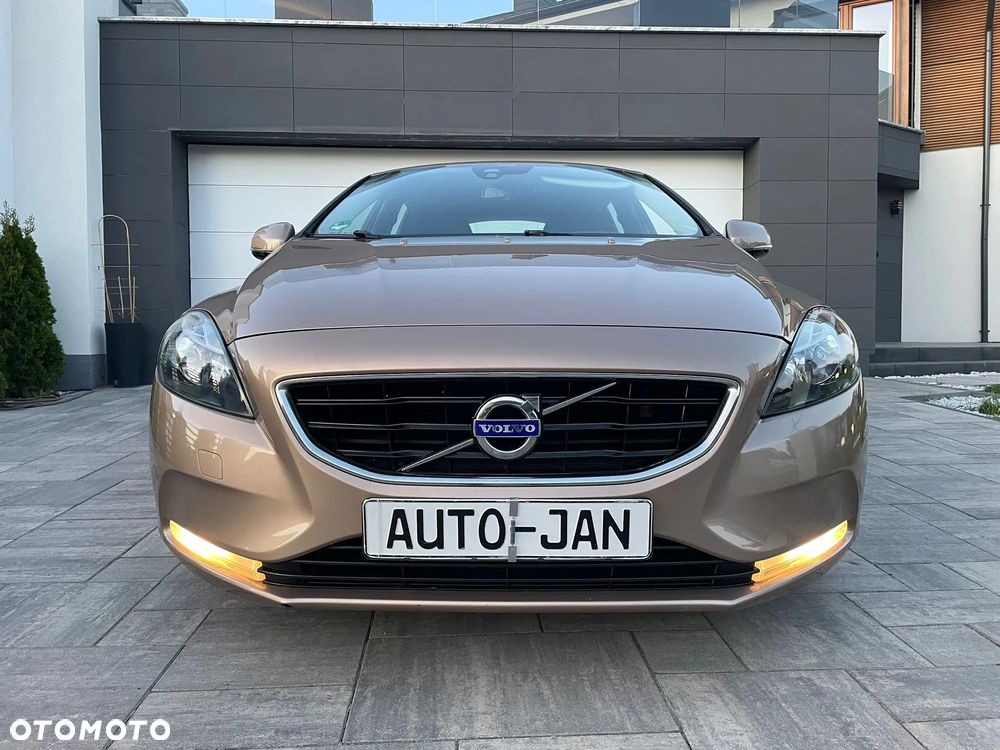 Volvo V40 D2 Summum - 34