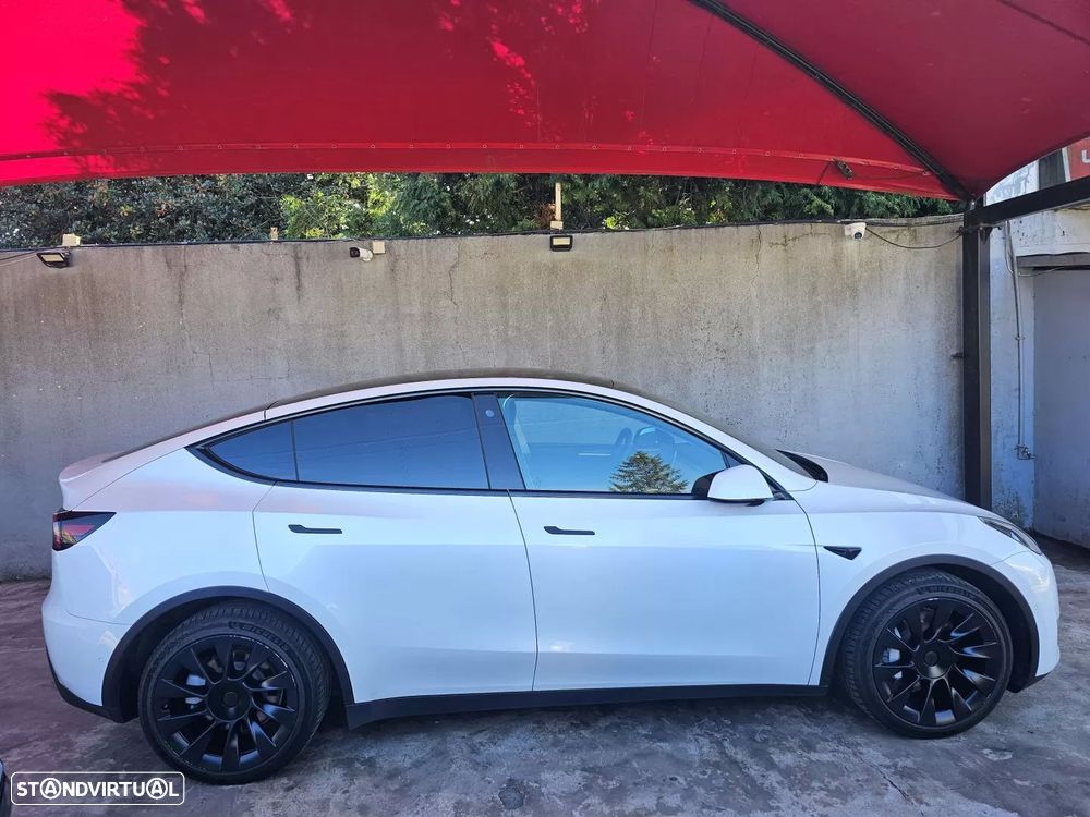 Tesla Model Y Long Range Dual Motor AWD — photo 4