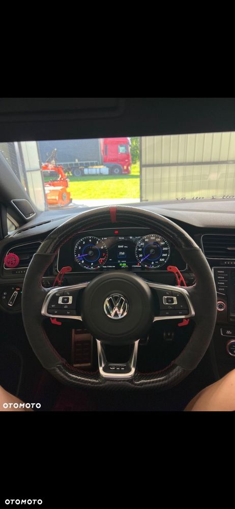 Volkswagen Golf - 10