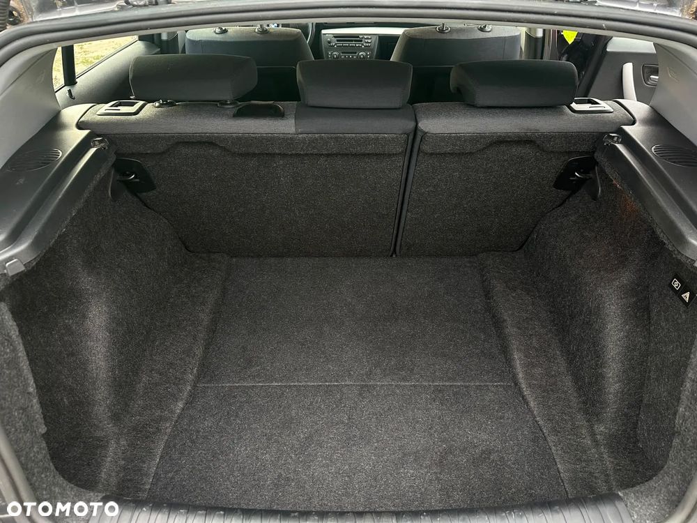 BMW Seria 1 - 30