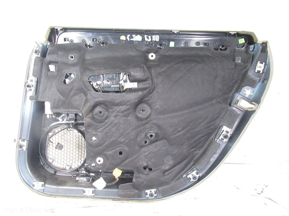 BOCZEK LEWY TYLNY AUDI A8 D3 - 4