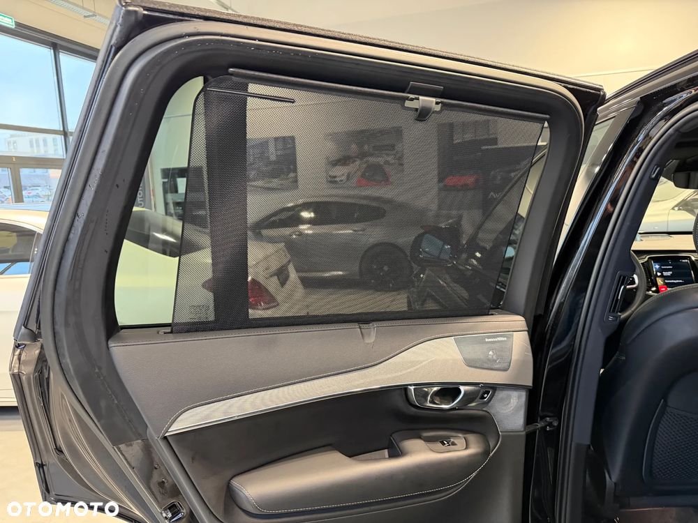 Volvo XC 90 T8 AWD Plug-In Hybrid R-Design 7os - 17