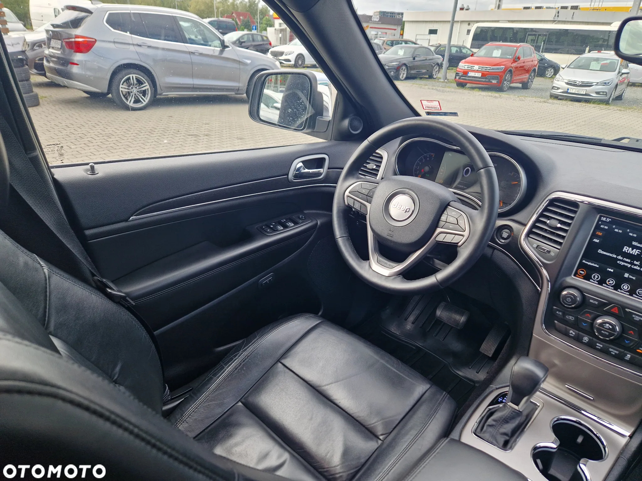 Jeep Grand Cherokee - 28