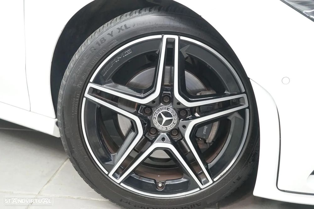 Mercedes-Benz CLA 180 7G-DCT AMG Line - 11