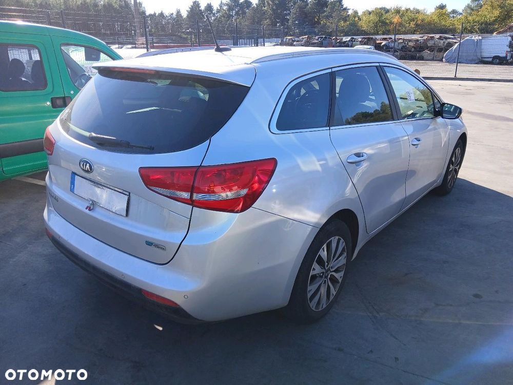 Kia Ceed 1.6 CRDi 136 ISG Vision - 3