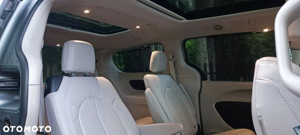 Chrysler Pacifica - 9