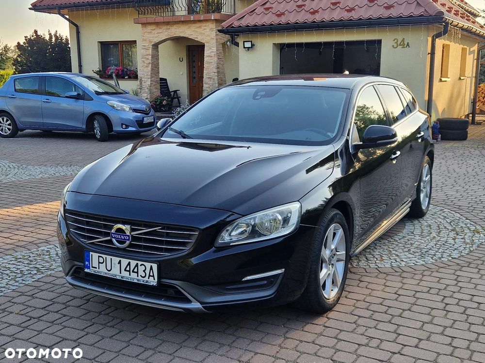 Volvo V60 D2 Momentum - 1