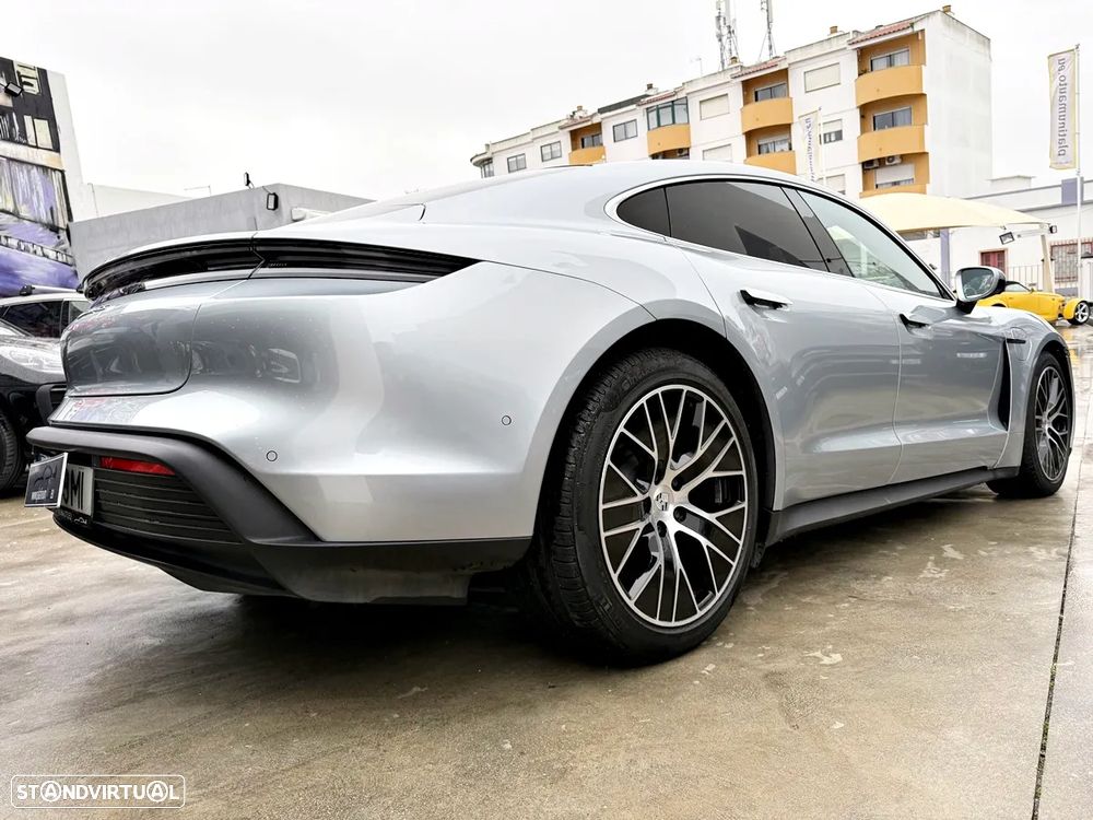 Porsche Taycan 4S - 43