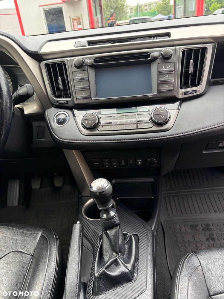Toyota RAV4 2.0 D-4D Prestige - 11