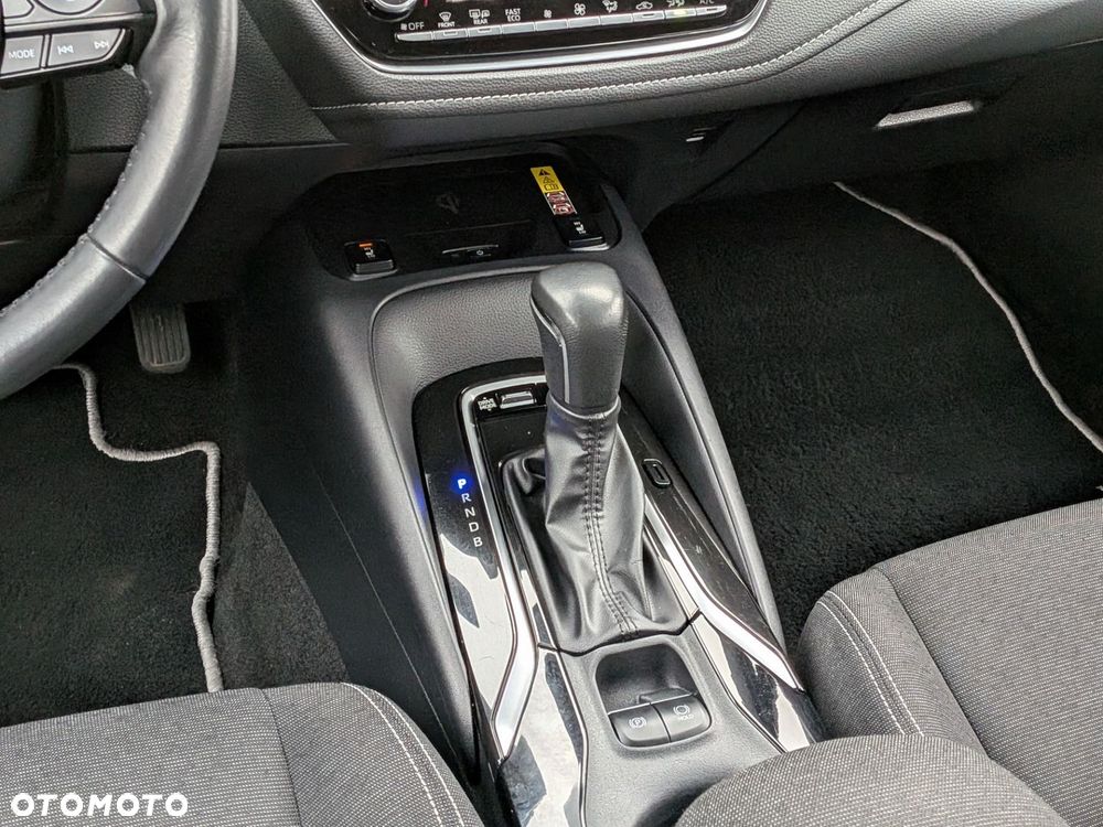 Toyota Corolla 1.8 Hybrid Comfort - 23