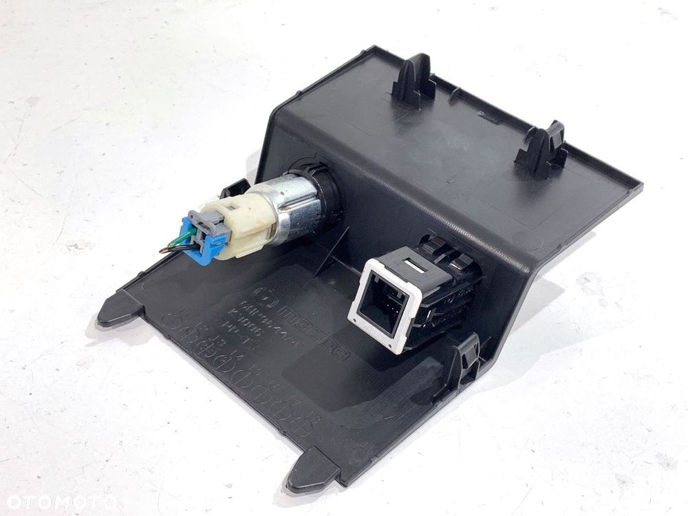 GNIAZDO USB  MAZDA 6 sedan (GJ, GL) 2012 - 2022 2.5 (GJ5FP) 141 kW [192 KM] benzyna 2013 - 2022 - 3