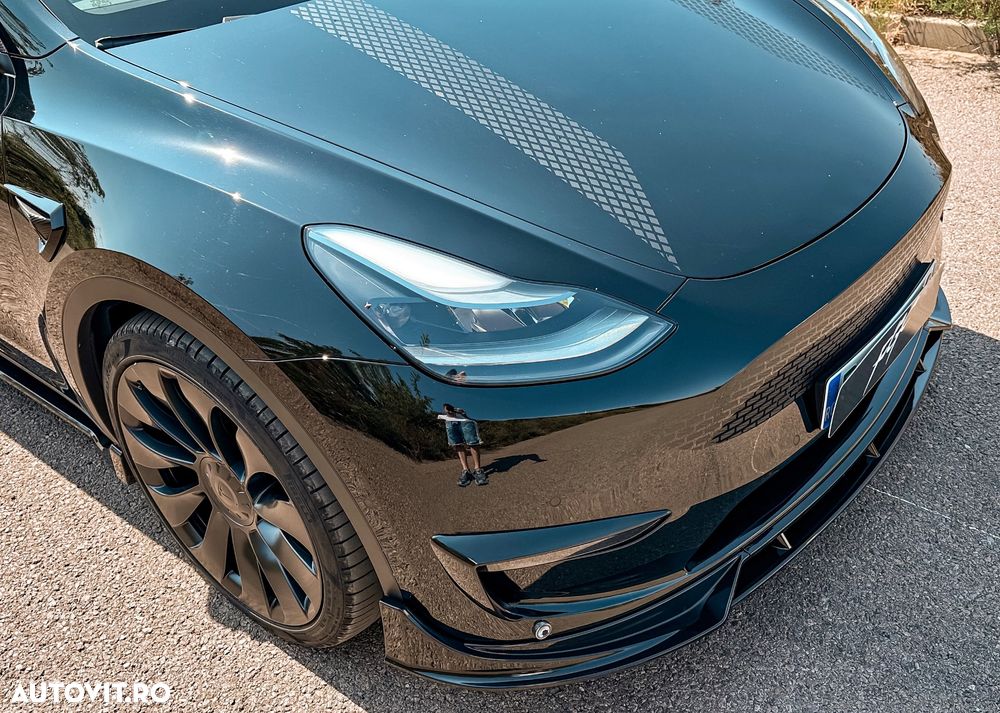 Tesla Model Y AWD Performance - 6