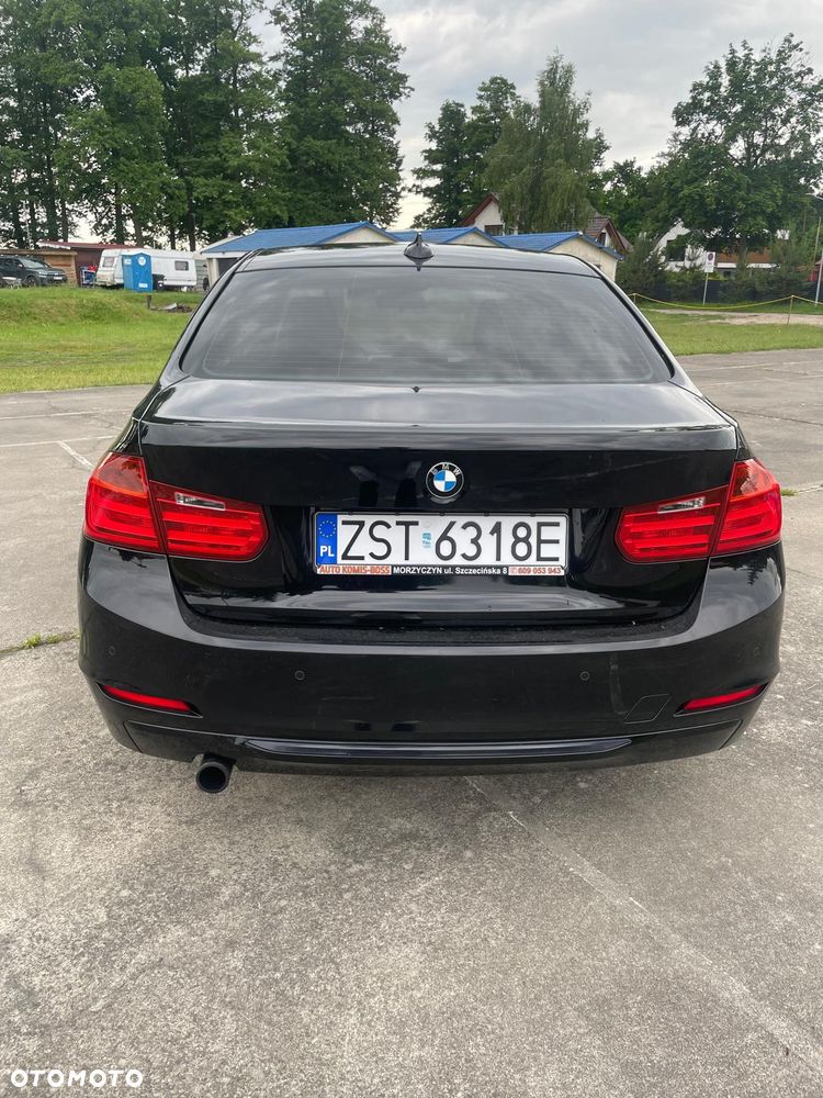 BMW Seria 3 318d DPF Edition Sport - 9