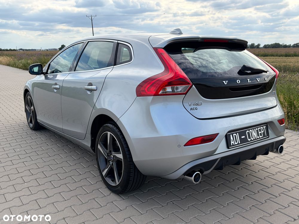 Volvo V40 D3 R Design - 11