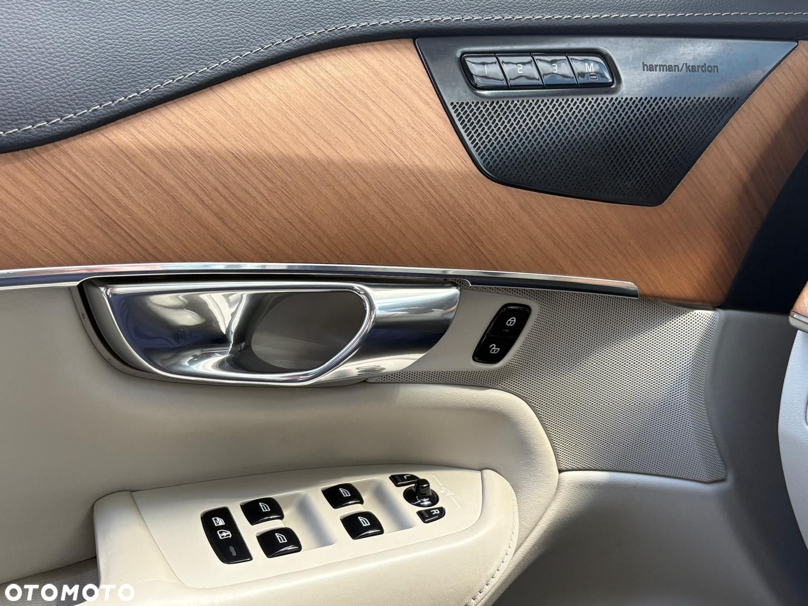 Volvo XC 90 - 35