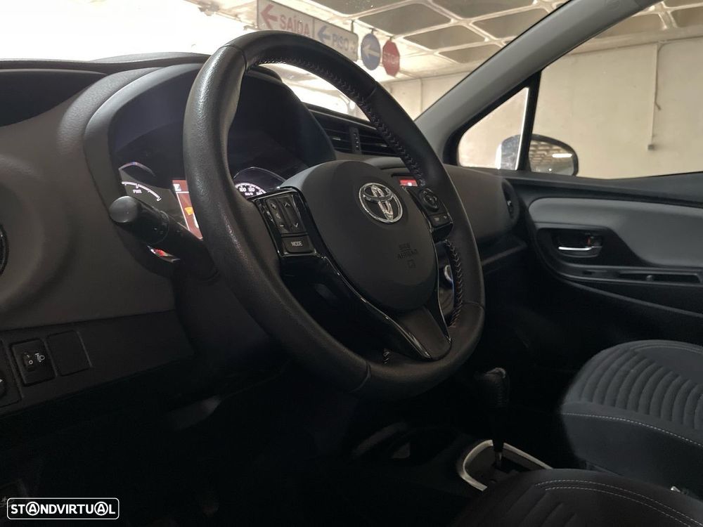 Toyota Yaris 1.5 HSD Comfort - 13