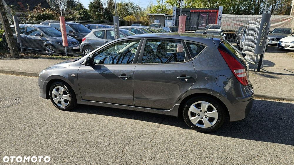 Hyundai i30 1.6 CRDi FIFA WM Edition - 13