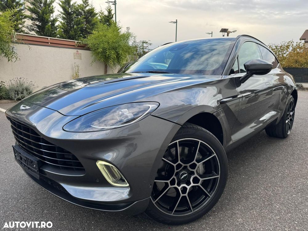 Aston Martin Dbx
