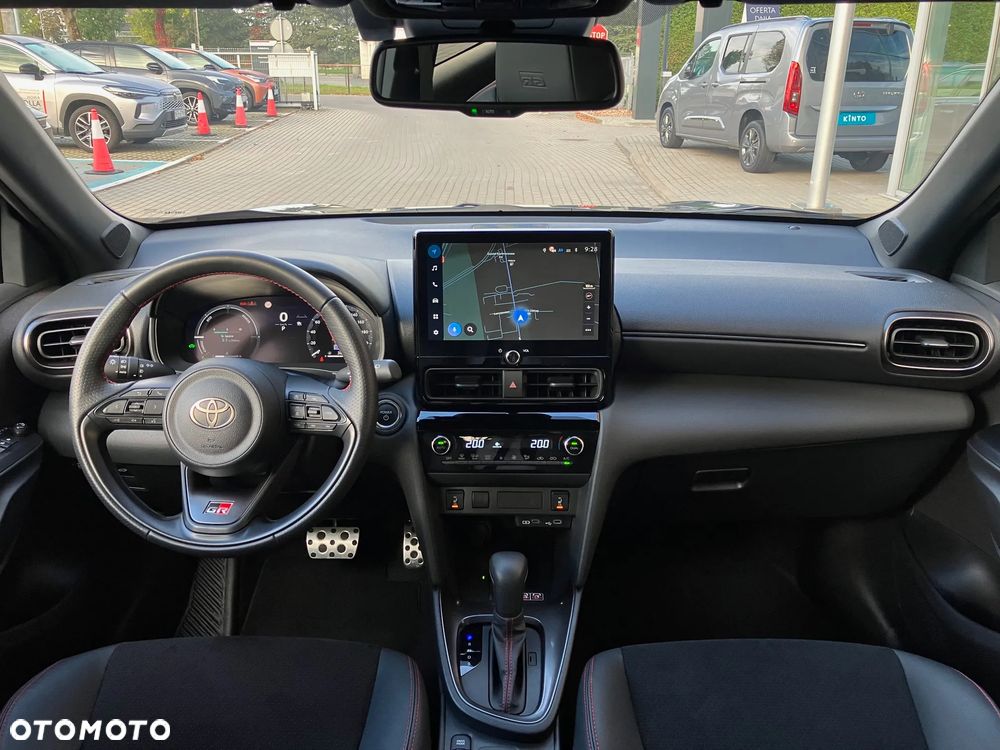 Toyota Yaris Cross Hybrid 1.5 GR Sport - 23