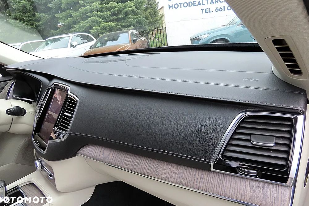 Volvo XC 90 B5 D AWD Ultimate Dark - 28