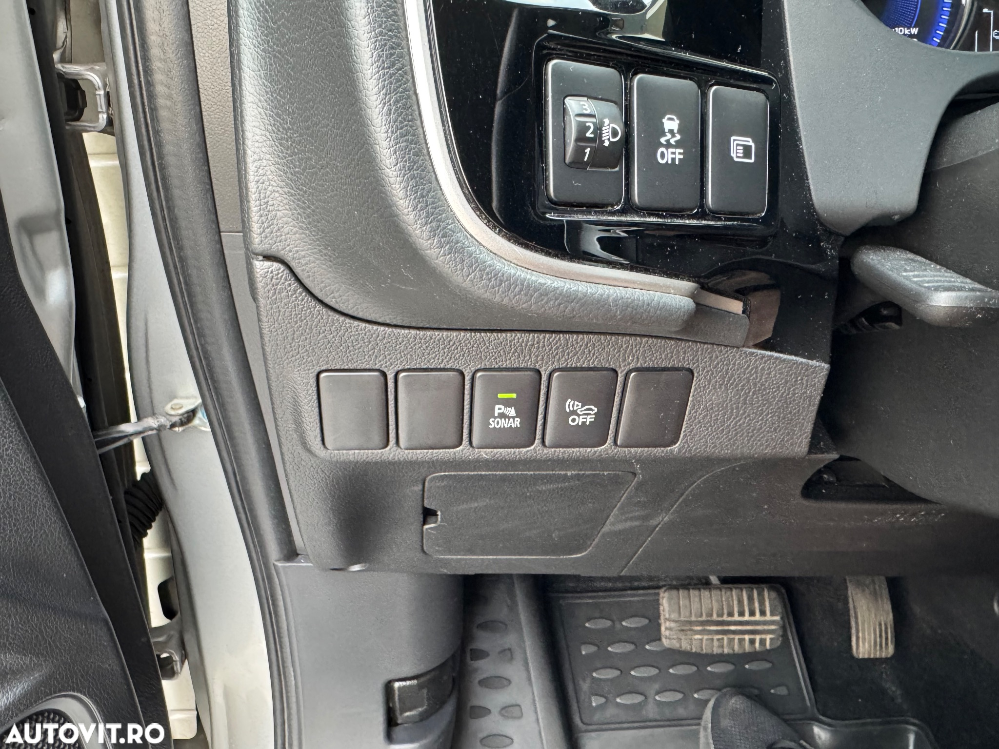 Mitsubishi Outlander 2.4 4WD Plug-In Hybrid Plus - 10