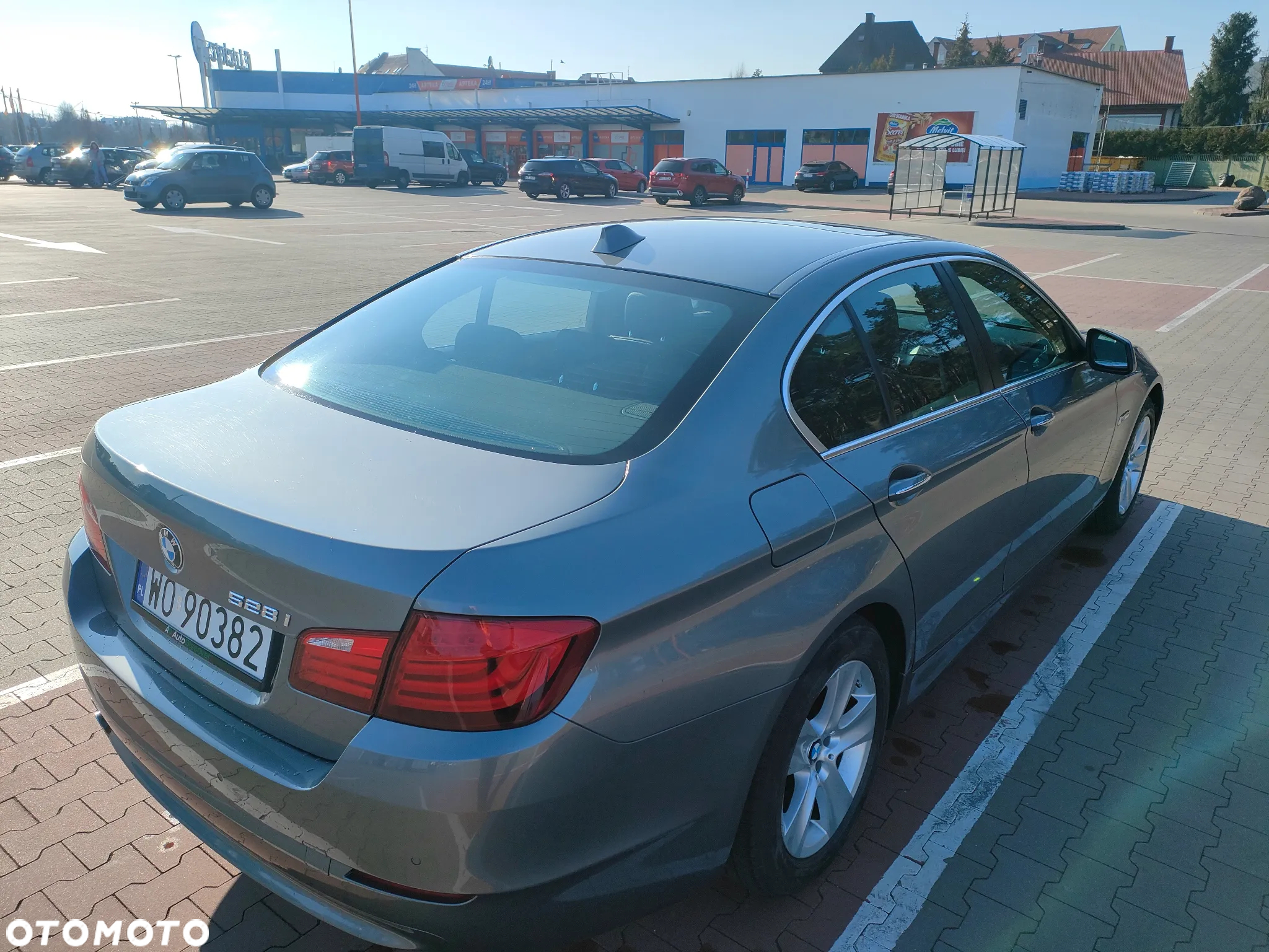 BMW Seria 5 528i - 14
