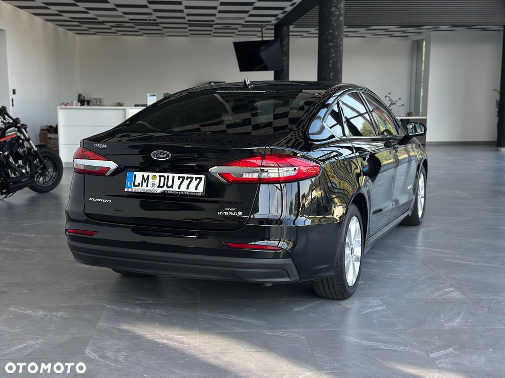 Ford Fusion - 7