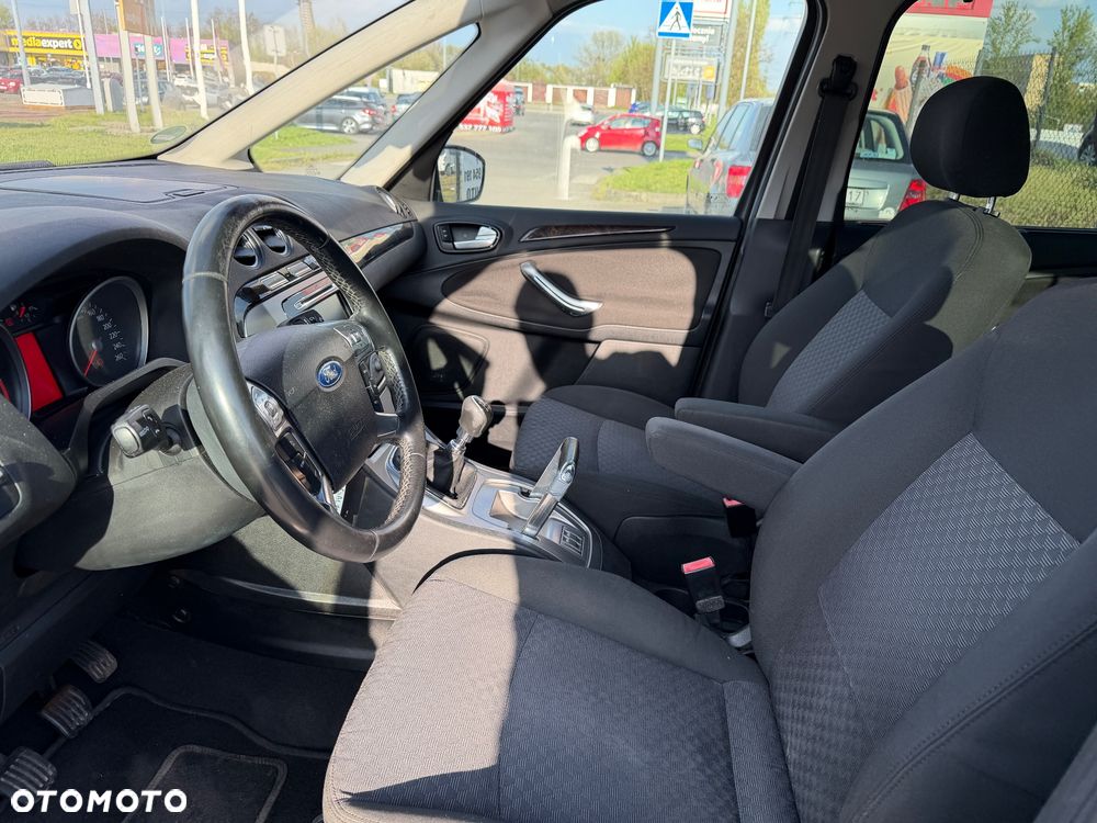 Ford Galaxy 2.2 TDCi Ghia - 29