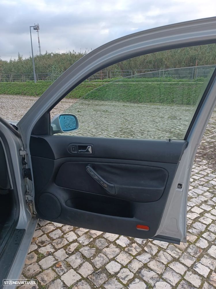 VW Bora 1.9 TDi Highline - 34