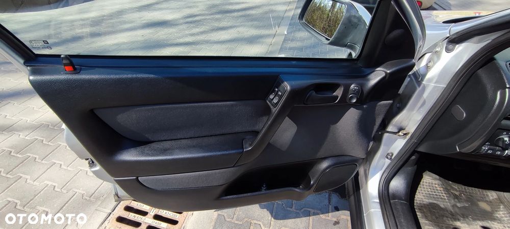 Opel Astra 1.4 111 - 12