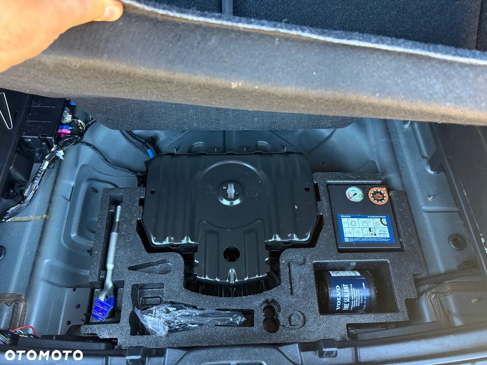 Volvo XC 40 B4 B R-Design - 23