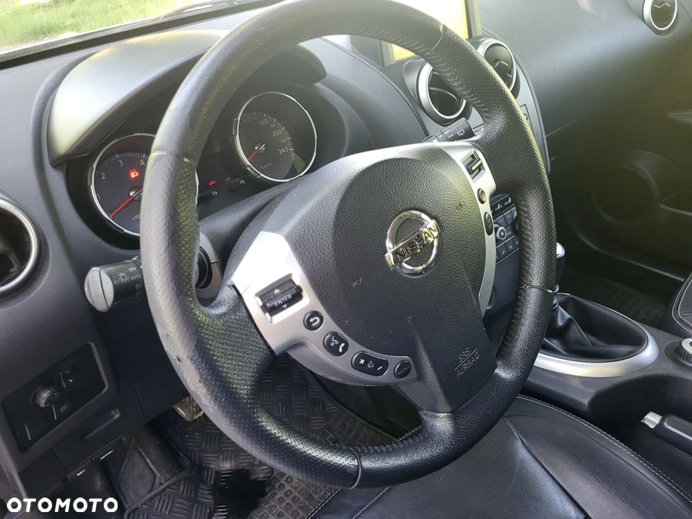 Nissan Qashqai 2.0 dCi 4x4 Tekna - 6